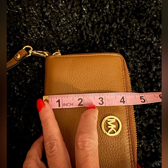 BRAND NEW Michael Kors Leather Wristlet Wallet - Picture 13 of 14